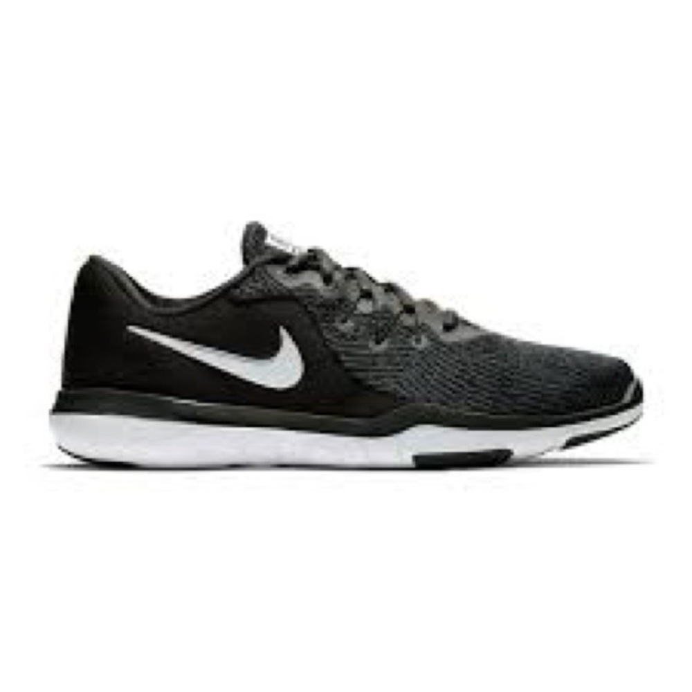 Nike Women’s flex supreme sneakers black & white size‎ 6